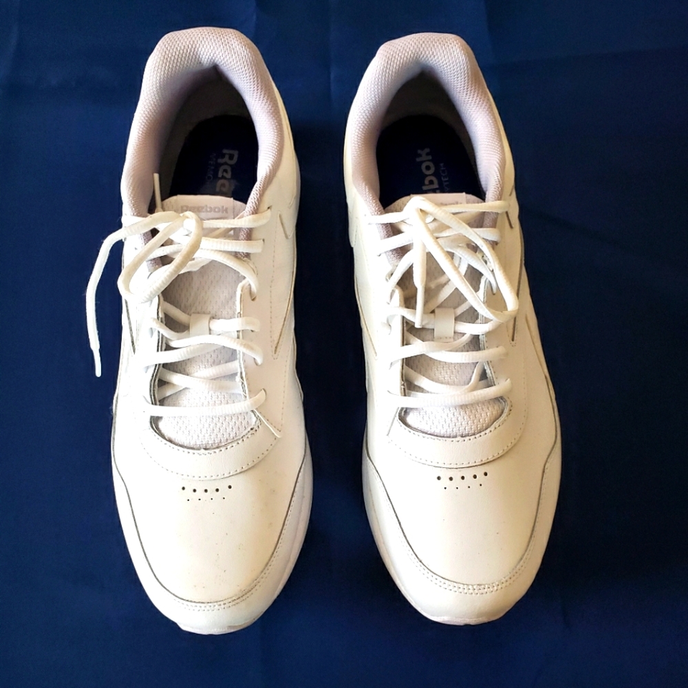 New! Worn for 6 hours. Mens Reebok Sneakers